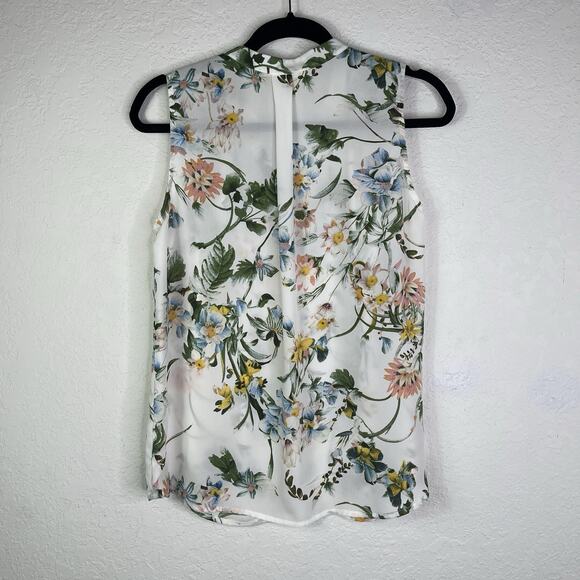 Violet & Claire Floral Sleeveless pullover Blouse Size S, breathable, casual - Picture 2 of 5